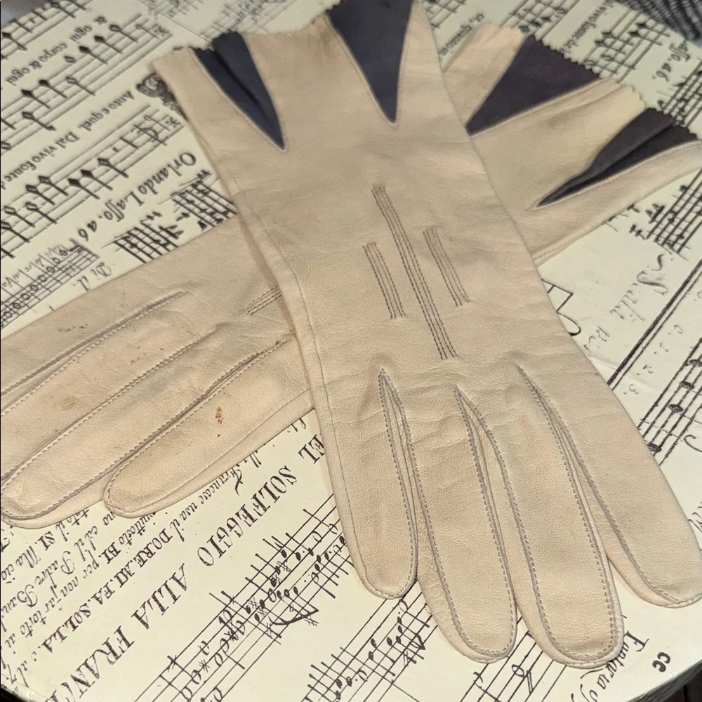Vintage Cream Leather Gloves SZ Small